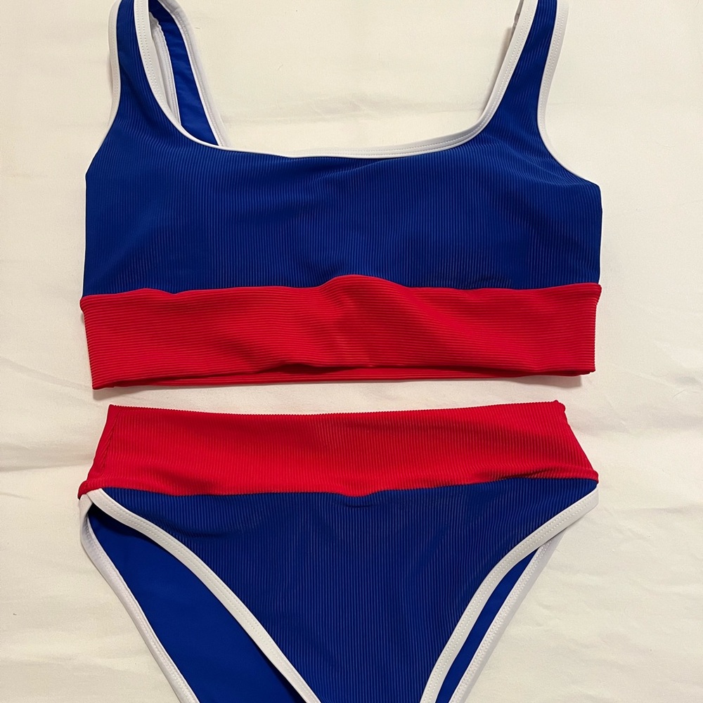 Lainsnow two piece swim